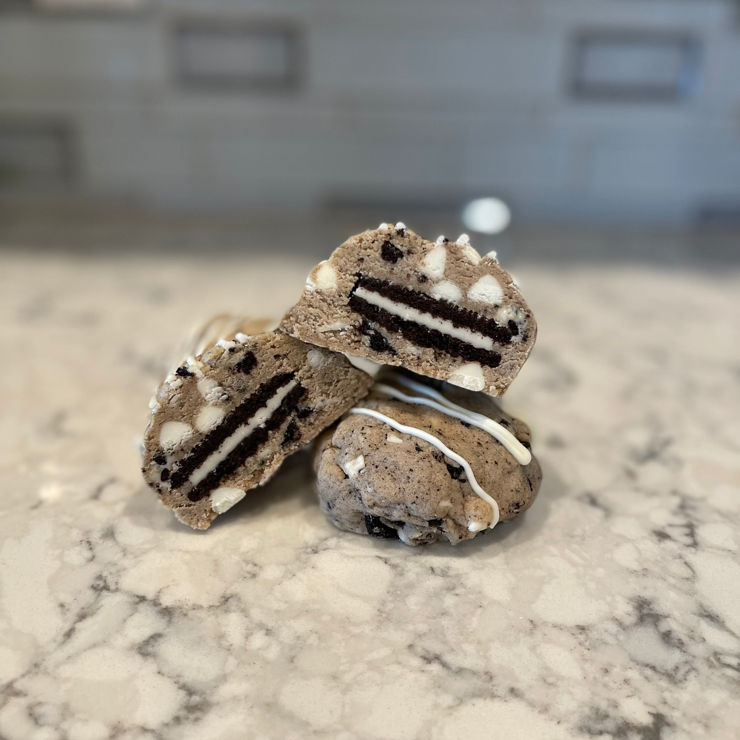 Cookies 'n Cream Stuffed Cookie